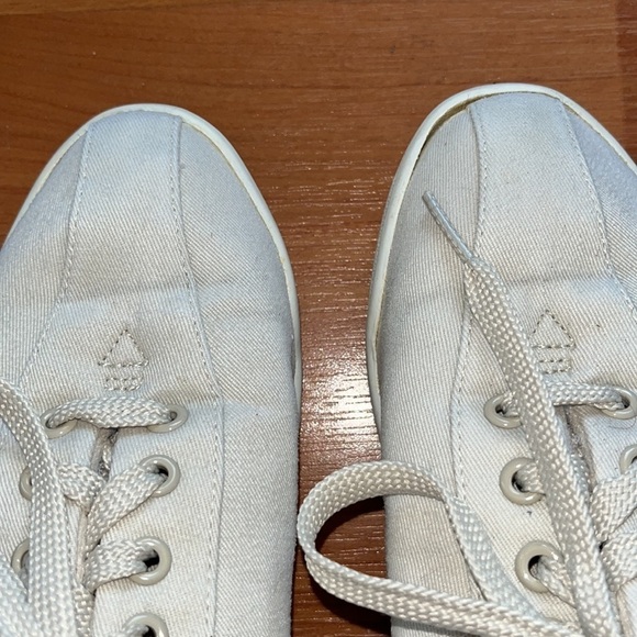 Easy Spirit women’s tan off white lace up canvas walking shoes Size 7 - Picture 10 of 10